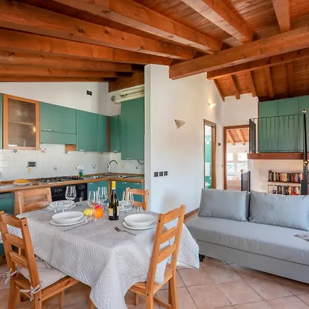 Bruno House Lakeview & Shared Pool - Happy Appartement *