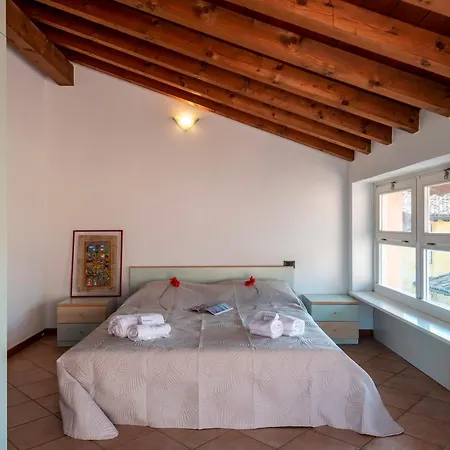 Bruno House Lakeview & Shared Pool - Happy Apartament San Felice del Benaco