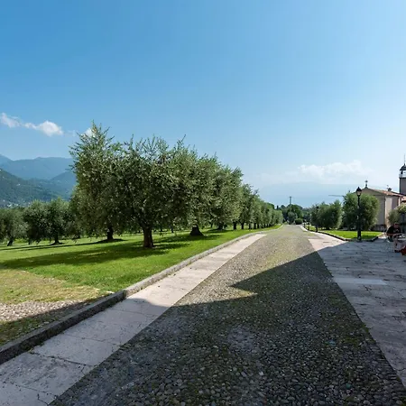 Apartament Bruno House Lakeview & Shared Pool - Happy