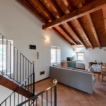 Apartament Bruno House Lakeview & Shared Pool - Happy *